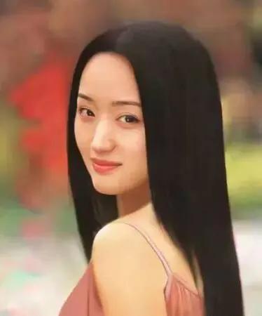 湖南元宵晚會：張小斐用力過猛，金晨瘦出青筋，baby假唱&OpenCurlyDoubleQuote;露餡&rdquo;