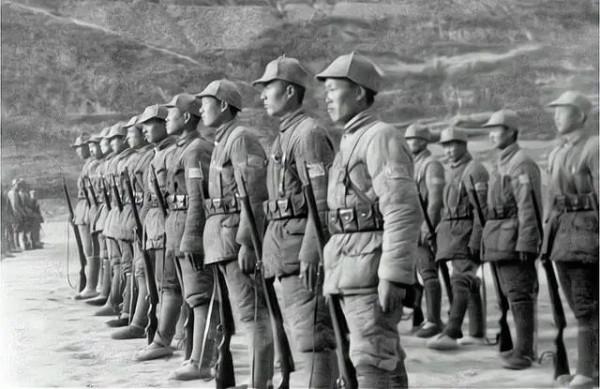 劉伯承介紹游擊戰,國軍不屑,劉:我保證11時能吃上日軍送的午餐 劉伯承介紹游擊戰,國軍不屑,劉:我保證11時能吃上日軍送的午餐