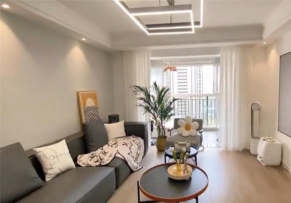 姑娘用一個月的工資，低價改造家裡客廳，講真，完工後也太漂亮了