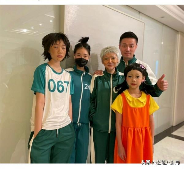 明星萬聖節裝扮：關曉彤變狐妖，歐陽娜娜扮兔子精，毛曉彤神還原