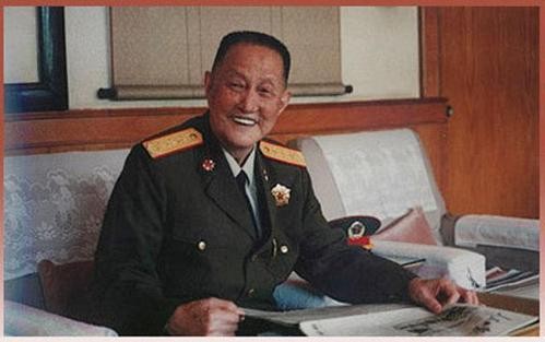 1988年,11位大軍區司令員同框,群雄薈萃之下誰能端坐C位? 1988年,11位大軍區司令員同框,群雄薈萃之下誰能端坐C位?