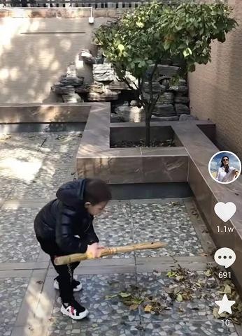 體壇名將林丹成老賴，他像是沒錢的人嗎？世風日下還是另有隱情？