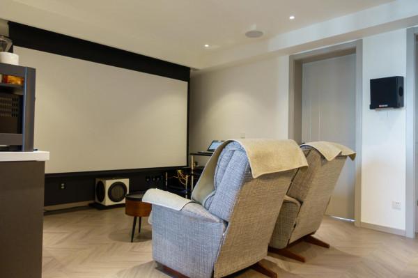 “家有影院”使用者案例:用KK打造的70平米極致客廳家庭影院 “家有影院”使用者案例:用KK打造的70平米極致客廳家庭影院