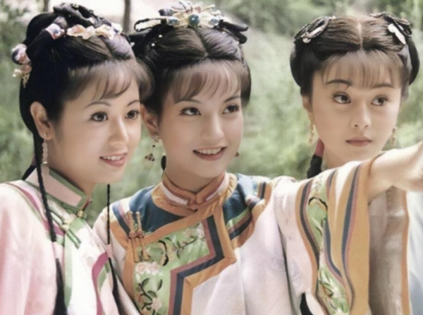 娛樂圈裡的5對塑膠姐妹情,章子怡“勢利眼”,謝娜誰紅和誰玩? 娛樂圈裡的5對塑膠姐妹情,章子怡“勢利眼”,謝娜誰紅和誰玩?