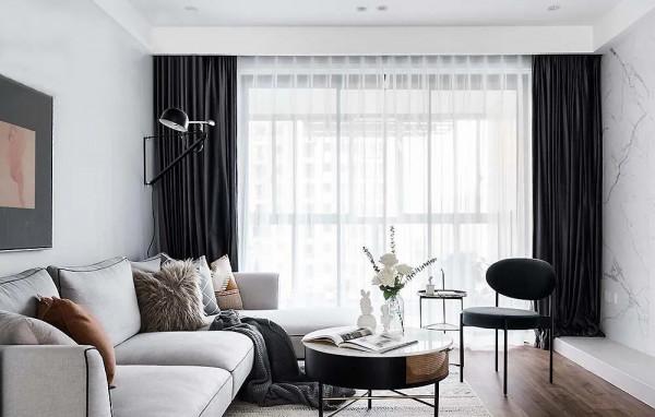 走進她家，才知道什麼叫簡約大氣，光一個餐廳就把我迷住，曬曬