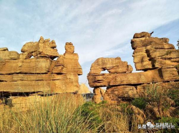 &OpenCurlyDoubleQuote;石頭寨&rdquo;裡看石頭