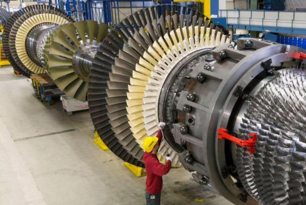 中國軍艦發動機技術，曾被西方無情嘲笑，瀋陽小夥如何破解的？