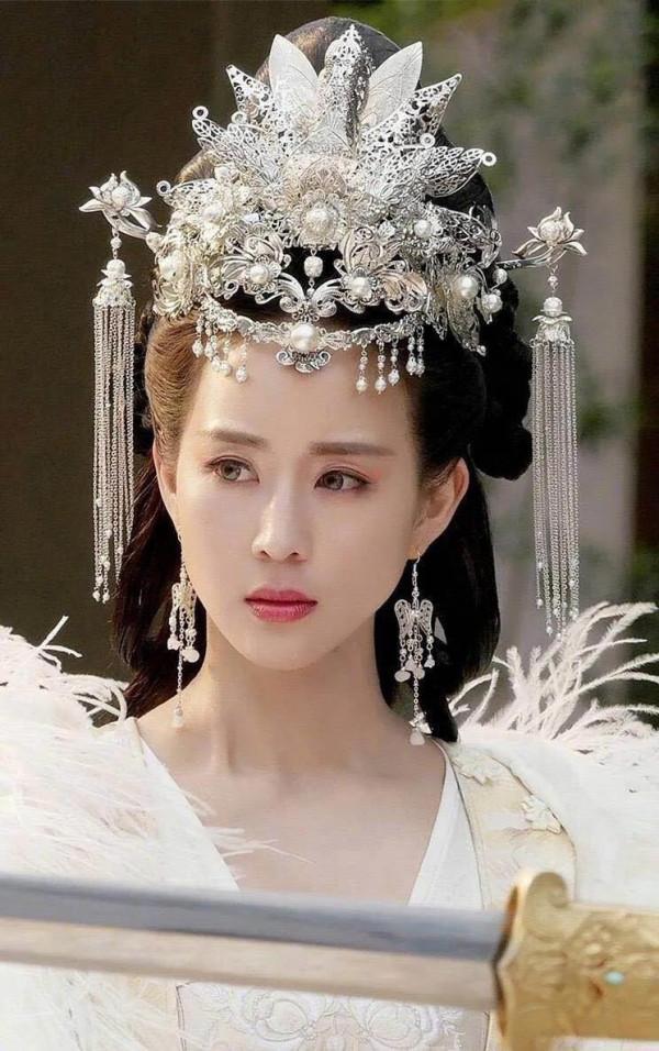 不要為“冷白皮”焦慮：盤點娛樂圈的黑面板女星