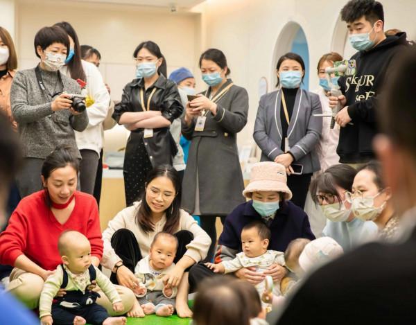 禾芸嘉萌寶爬爬賽結束啦,進來見識一下人類幼崽的戰鬥力吧 禾芸嘉萌寶爬爬賽結束啦,進來見識一下人類幼崽的戰鬥力吧