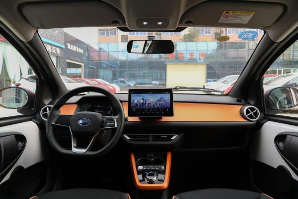 簡單聊聊比亞迪e1，沒有刀片電池和“龍顏”設計，但勝在價格親民