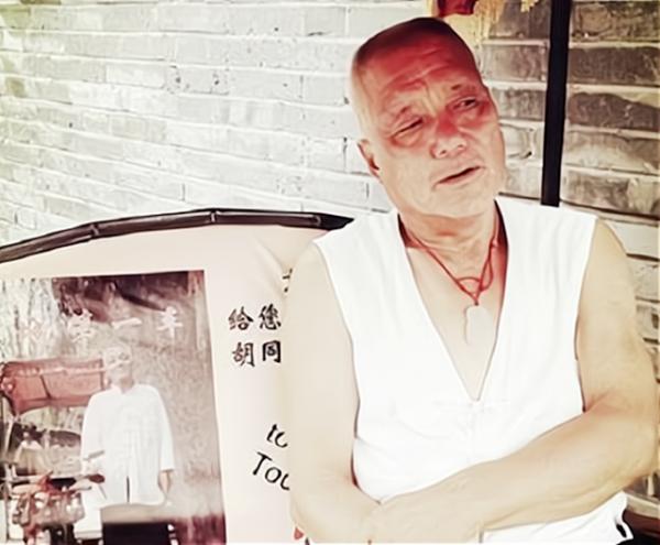 北京蹬三輪大爺1小時掙150元,住四合院,真正身份是“貝勒” 北京蹬三輪大爺1小時掙150元,住四合院,真正身份是“貝勒”