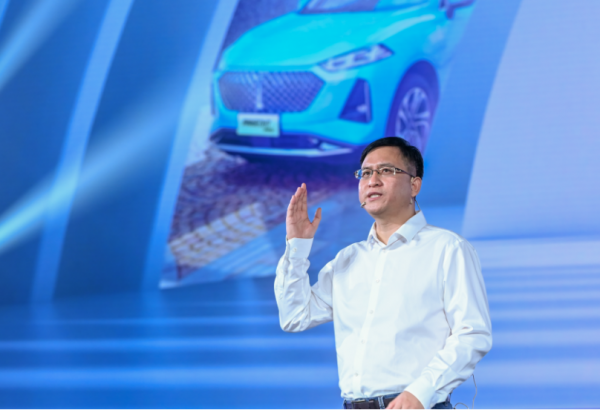 最大純電續航204km、搭高通8155晶片，魏牌要做新一代智慧汽車