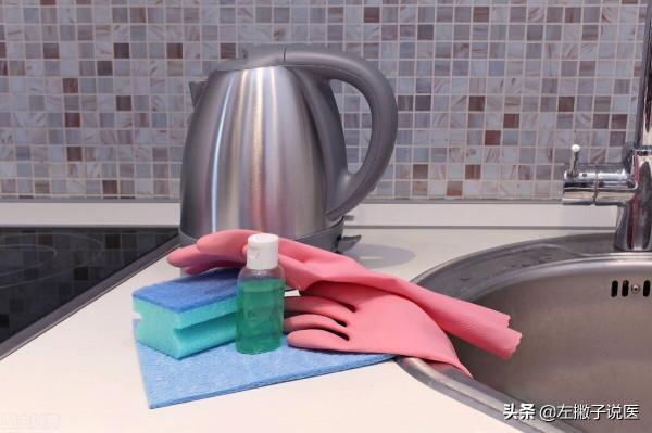長期喝電熱水壺燒的水對身體有害嗎?醫生忠告:這5點需要重視 長期喝電熱水壺燒的水對身體有害嗎?醫生忠告:這5點需要重視
