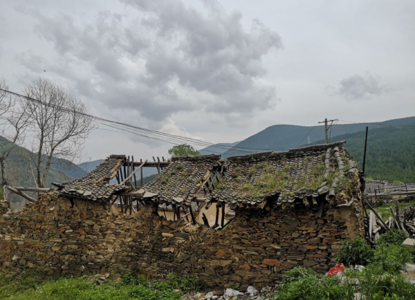 徒步五臺山，大霧中前行，風雲變幻，有計劃去的帶好裝備