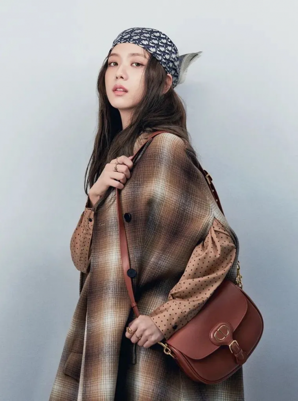 BLACKPINK拍封面被嘲&OpenCurlyDoubleQuote;摳圖打假現場&rdquo;？網友：韓國雜誌你沒有心