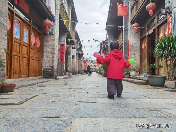 漢EV自駕廣西,在灕江邊上最美的江邊駐車,租輛電動車逛興坪古鎮 漢EV自駕廣西,在灕江邊上最美的江邊駐車,租輛電動車逛興坪古鎮