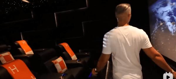 迪拜小哥甩賣7.7億豪宅 買就送勞斯萊斯和法拉利 迪拜小哥甩賣7.7億豪宅 買就送勞斯萊斯和法拉利