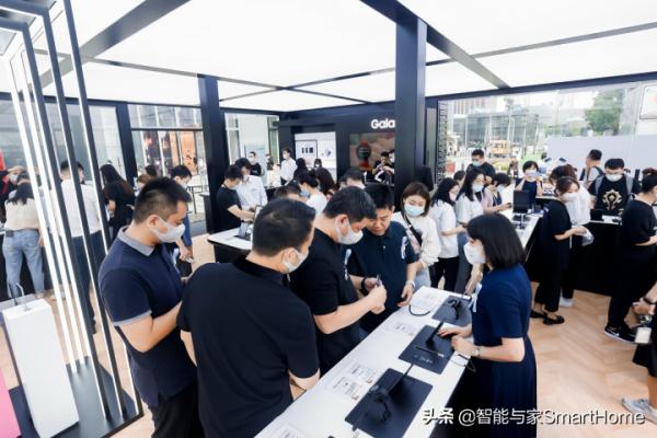 三星新一代Galaxy Z系列摺疊屏手機如何?媒體品鑑會上我們用了用 三星新一代Galaxy Z系列摺疊屏手機如何?媒體品鑑會上我們用了用