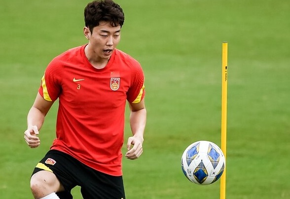 津門虎後防第一引援人選浮出水面，已成當紅國腳，在豪門效力多年