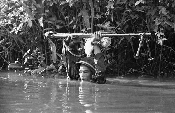 1966年越南戰爭，2500人圍剿108名新兵，落荒而逃，紀錄片