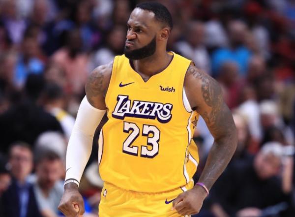 如果選出NBA歷史最強1到5號順位的球星,哪5人應該入選? 如果選出NBA歷史最強1到5號順位的球星,哪5人應該入選?