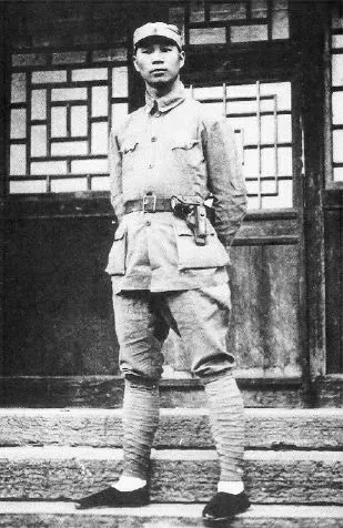 楊成武教育子女:多學為人民服務的本領 楊成武教育子女:多學為人民服務的本領