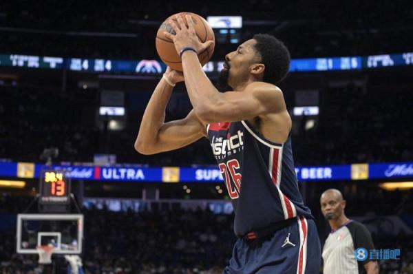 奇才後衛丁威迪與國產品牌361°簽下一份多年球鞋代言合同 奇才後衛丁威迪與國產品牌361°簽下一份多年球鞋代言合同