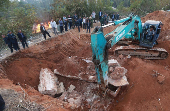 考古隊發掘廣陵王墓,棺材散發特殊香味,專家直呼墓主不簡單 考古隊發掘廣陵王墓,棺材散發特殊香味,專家直呼墓主不簡單