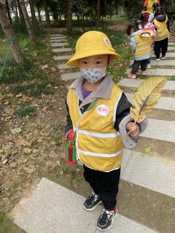 五龍新城匯愛幼稚園“匯”眼看世界大戶外再啟程，深秋下的植物園