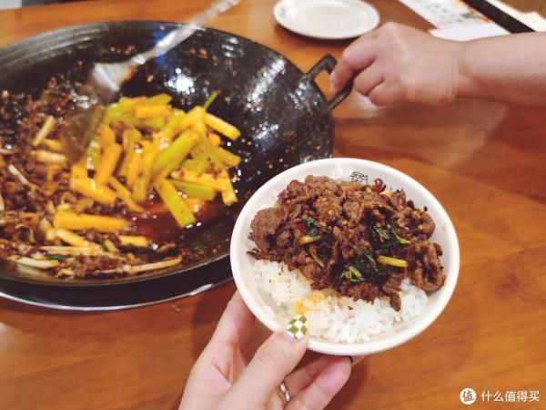 旅行就要邊走邊吃：舌尖上的昆明，盤點我在昆明吃到的各種美食