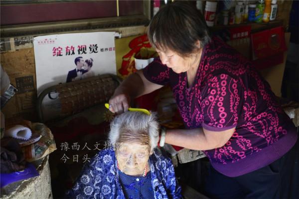 105歲老壽星習慣有點怪，愛吃糖、半夜吃零食、喝開口一天的啤酒