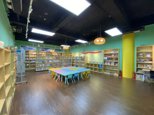 感受秋日讀書氣，打卡溫暖的書店