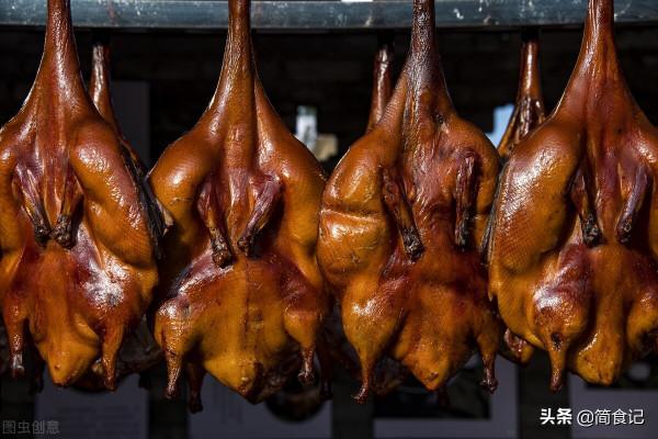 為什麼一隻活鴨賣70元,烤熟後卻賣18元?背後究竟有何“貓膩”? 為什麼一隻活鴨賣70元,烤熟後卻賣18元?背後究竟有何“貓膩”?