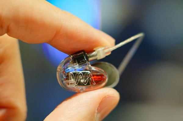 威世頓PRO X10評測：千元單動鐵耳機內卷，成本最高線材加持