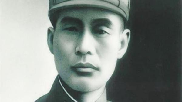 長征勝利之後，毛主席贈詩“唯我彭大將軍”，彭德懷提筆修改4字