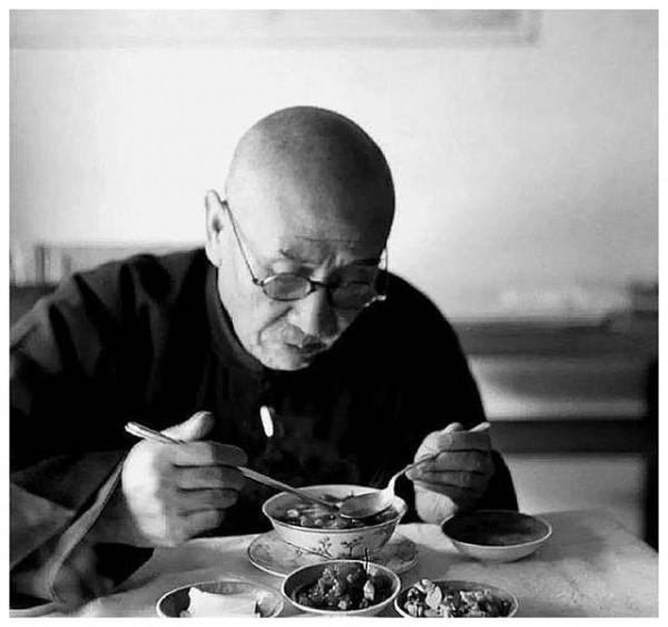 閻錫山晚年生活：被蔣介石軟禁，妻妾和他分居，死前留下7句遺言