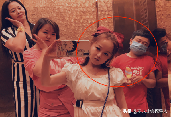 娛樂圈的袖珍人,身高最矮1.15米,他們做網紅、當總裁、年入百萬 娛樂圈的袖珍人,身高最矮1.15米,他們做網紅、當總裁、年入百萬