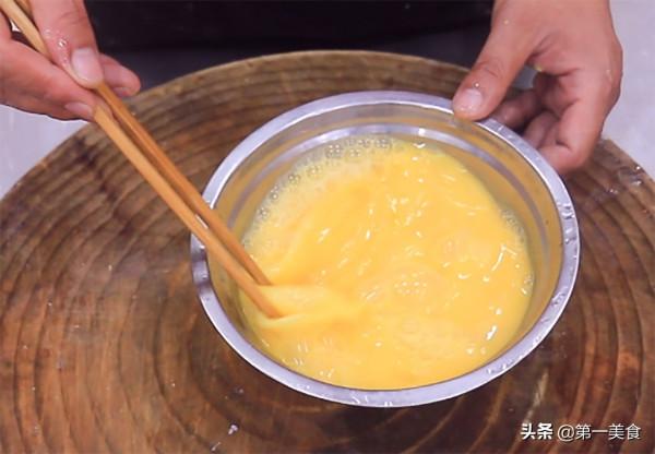 大廚教你做肉末雞蛋羹,注意這四點,蛋羹無蜂窩,嫩滑又鮮香 大廚教你做肉末雞蛋羹,注意這四點,蛋羹無蜂窩,嫩滑又鮮香