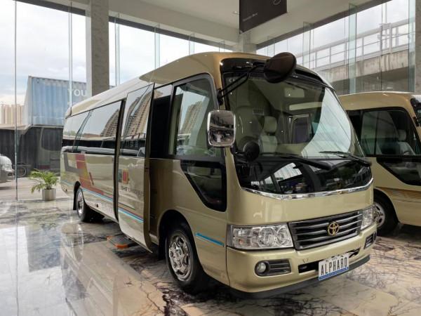 媲美百萬豪車的大佬座駕豐田考斯特