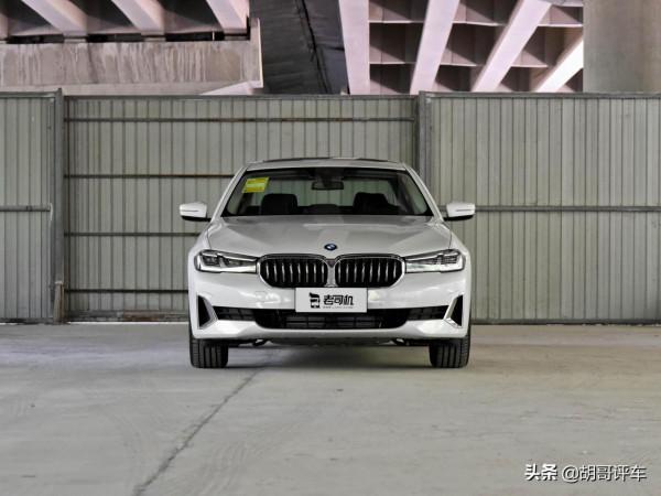 座椅帶加熱，尺寸有加長，豪華品牌的行政級三廂車，實拍寶馬5系