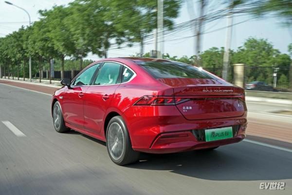 試駕比亞迪秦PLUS EV 一臺有顏/有料/有續航的小號漢EV