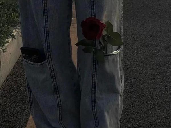 那 些 清 醒 又 現 實 的 文 案