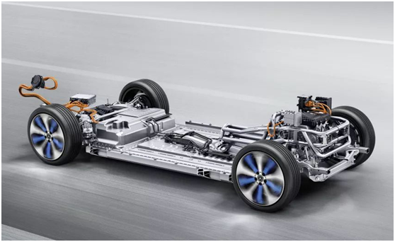 首款電動車表現不佳，星光不再閃耀？賓士EQC技術解析