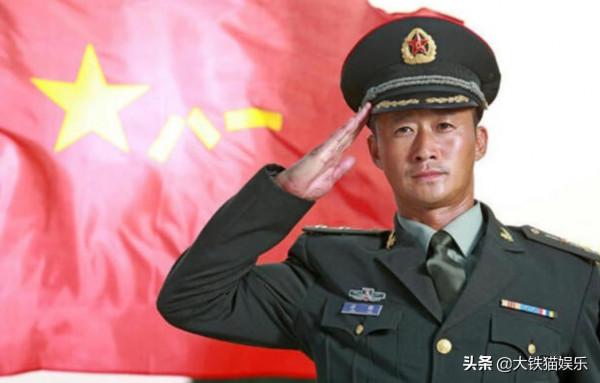 演軍人有味道的男演員，只服這8位，演技好不說還一身正氣
