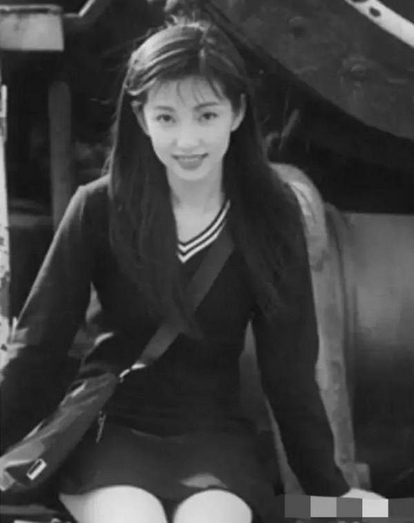 黑土地出大美人，12位東北女星，個個盤靚條順，甩白幼瘦幾條街