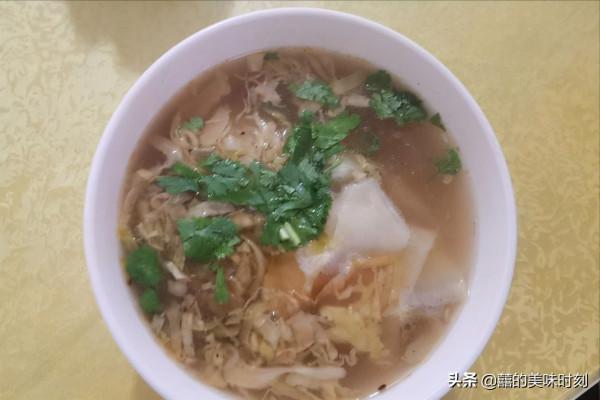 陝西縣城這鍋百年老湯,當地人直接拿盆來買,50元1斤堅持不降價 陝西縣城這鍋百年老湯,當地人直接拿盆來買,50元1斤堅持不降價