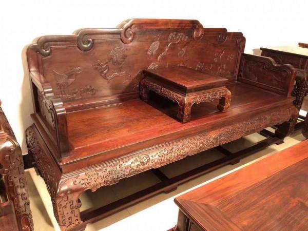 氣派的紅木沙發