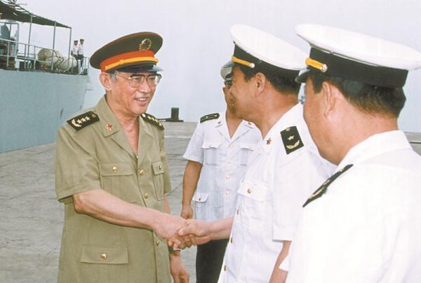 鄧爺爺的秘書,曾多次被下放勞動,58歲升中將,64歲升上將 鄧爺爺的秘書,曾多次被下放勞動,58歲升中將,64歲升上將