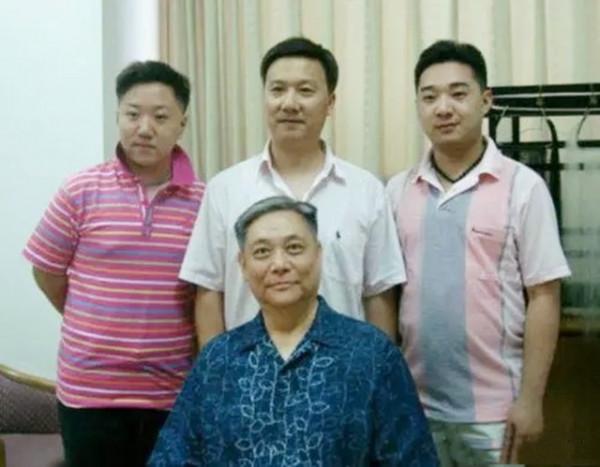 張學津後事：全體徒弟跪拜高喊：“師父，我們都是您的兒子”