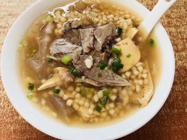 一碗全國人民都愛的牛肉麵是什麼樣子的？